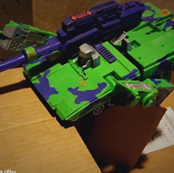 Megatron Transformers Tank 1992 Hasbro Action Figure - Picture 5 of 7